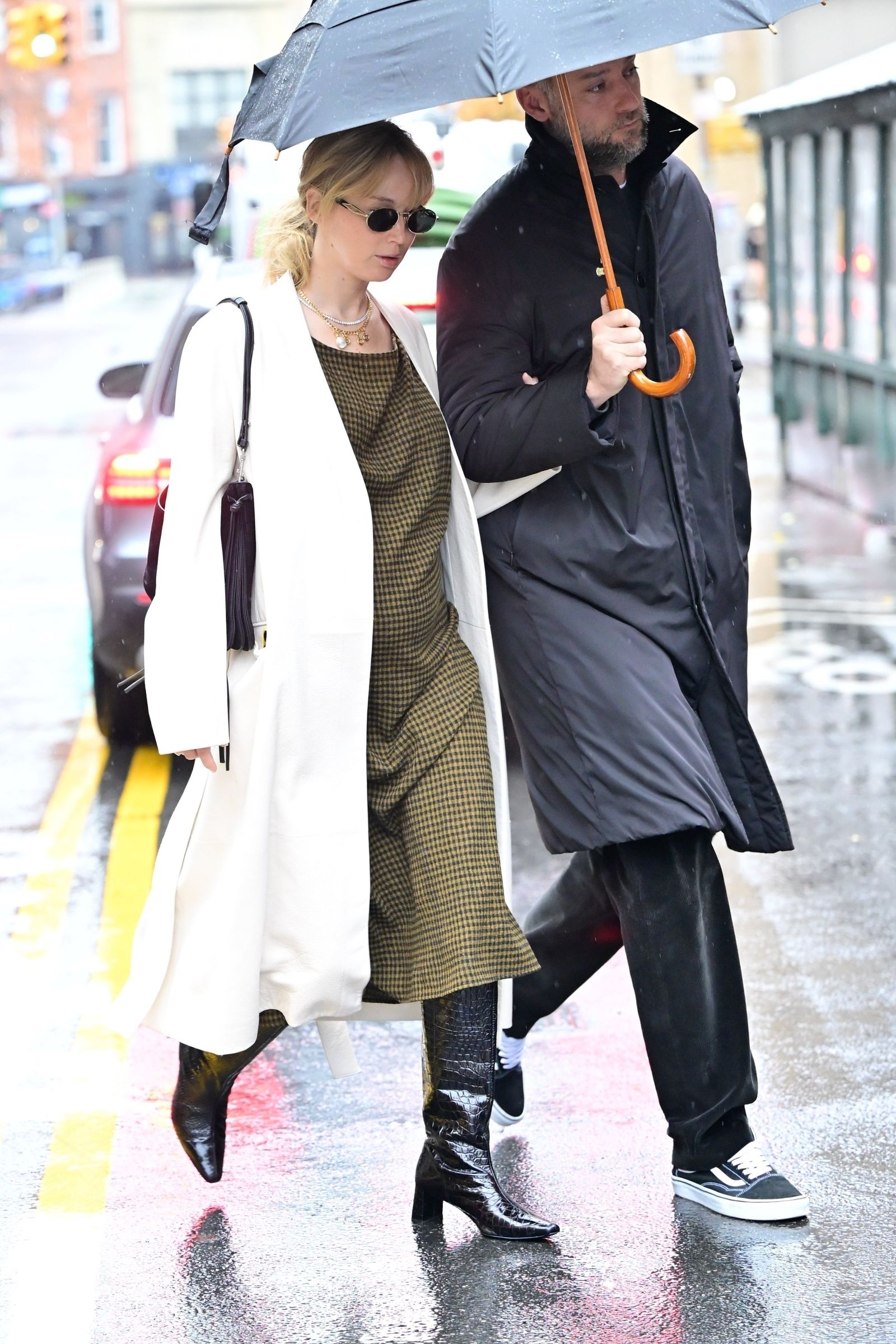 New York NY  EXCLUSIVE  A glowing Jennifer Lawrence displays her chic maternity style while out this morning with hubby...